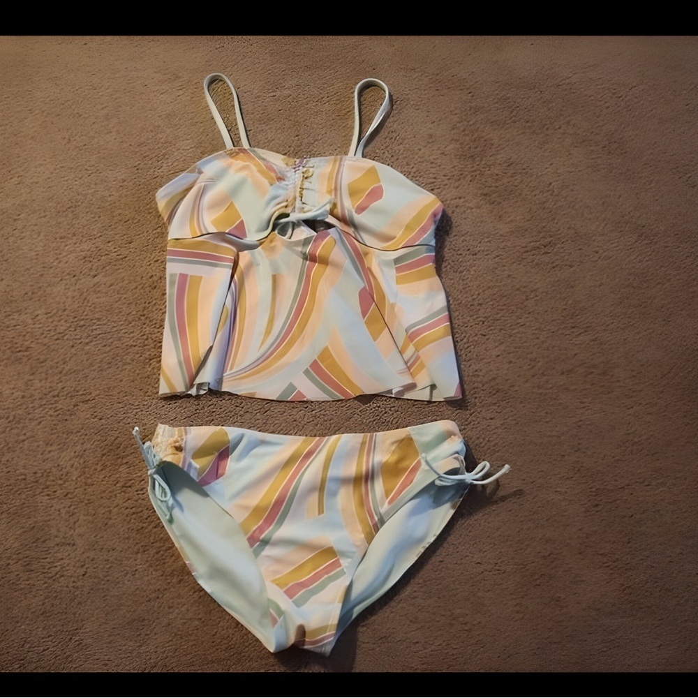 🚫SOLD🚫 Wonder Nation size 14/16 plus girls multi stripped tankini swimsuit set
